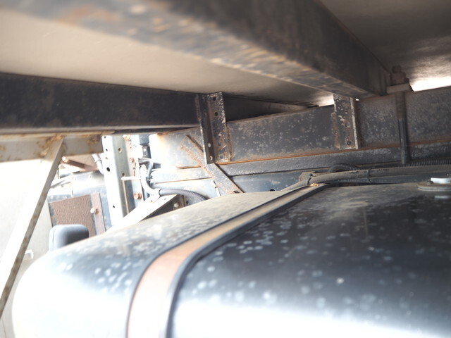 いすゞフォワードアルミバン中型（4t）[写真24]