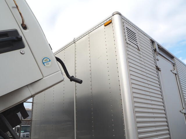 いすゞフォワードアルミバン中型（4t）[写真27]