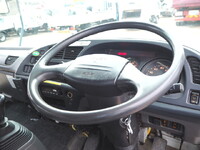 いすゞフォワードアルミバン中型（4t）[写真38]