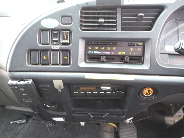 いすゞフォワードアルミバン中型（4t）[写真39]