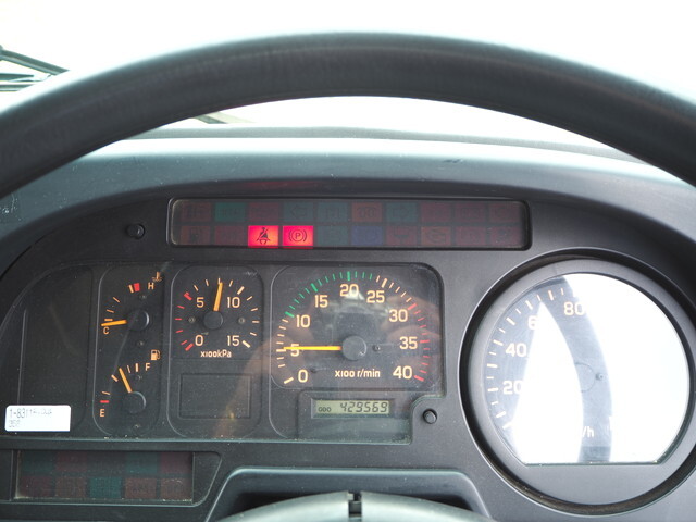 いすゞフォワードアルミバン中型（4t）[写真40]