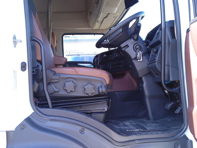 日野プロフィアアルミウイング大型（10t）[写真25]