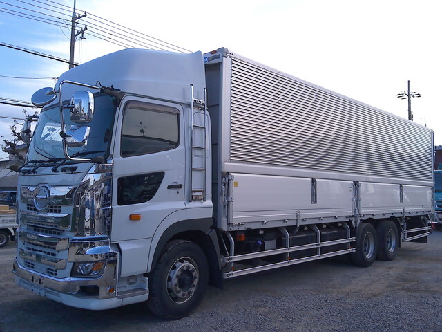 日野プロフィアアルミウイング大型（10t）[写真03]