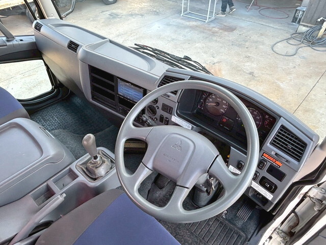 三菱ふそうファイターセルフクレーン4段中型（4t）[写真28]