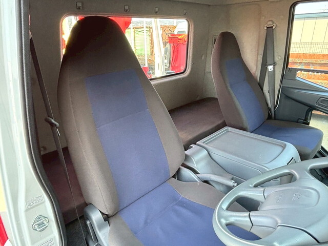 三菱ふそうファイターセルフクレーン4段中型（4t）[写真30]