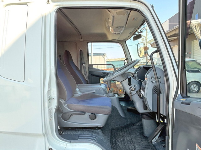 三菱ふそうファイターセルフクレーン4段中型（4t）[写真31]