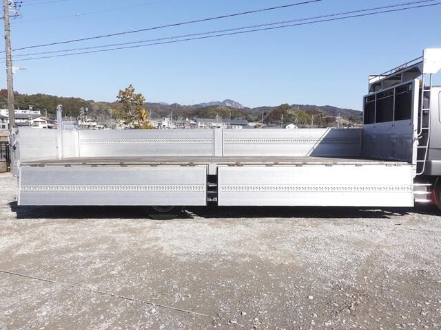 三菱ふそうファイター平ボディ増トン（6t・8t）[写真14]