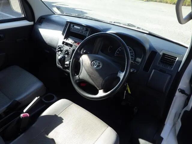 トヨタタウンエース平ボディ小型（2t・3t）[写真06]