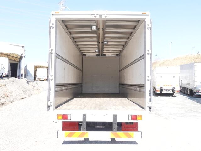 三菱ふそうファイターアルミウイング中型（4t）[写真12]