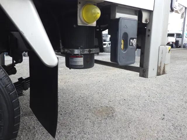 トヨタダイナアルミバン小型（2t・3t）[写真32]