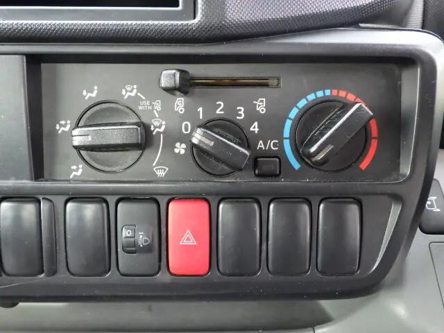 トヨタダイナ平ボディ小型（2t・3t）[写真10]