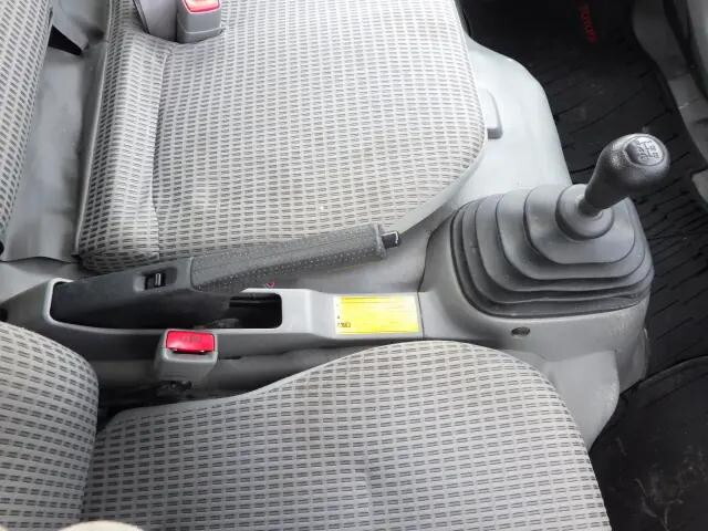 トヨタダイナ平ボディ小型（2t・3t）[写真16]