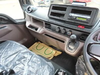 三菱ふそうキャンター平ボディ小型（2t・3t）[写真13]