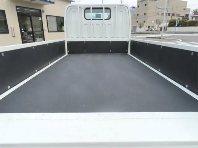 三菱ふそうキャンター平ボディ小型（2t・3t）[写真20]