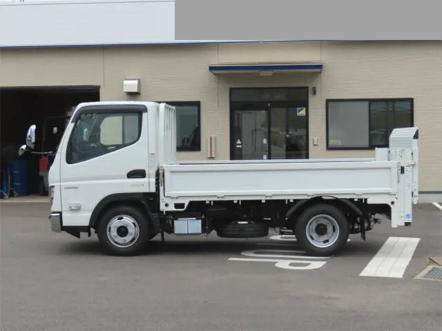 三菱ふそうキャンター平ボディ小型（2t・3t）[写真03]