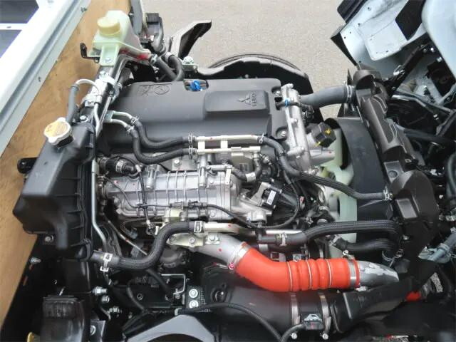 三菱ふそうキャンター平ボディ小型（2t・3t）[写真32]