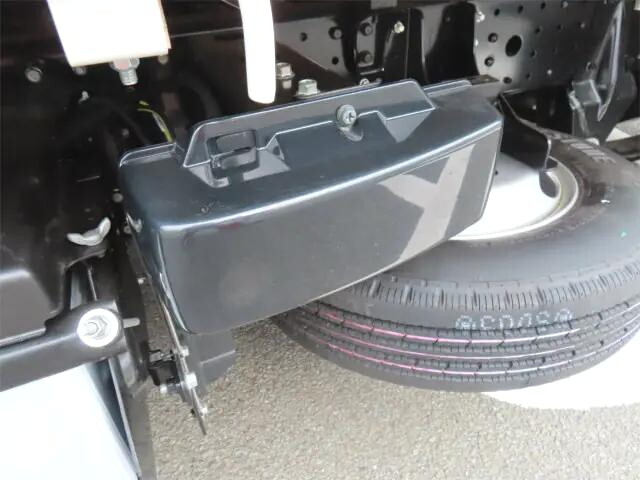 三菱ふそうキャンター平ボディ小型（2t・3t）[写真36]