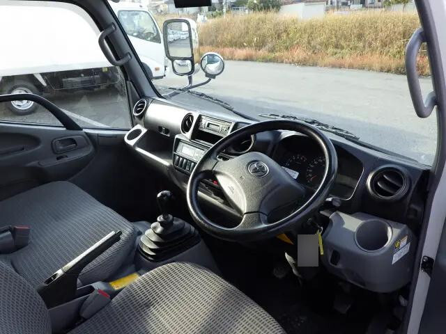 トヨタダイナ冷凍車（冷蔵車）小型（2t・3t）[写真06]