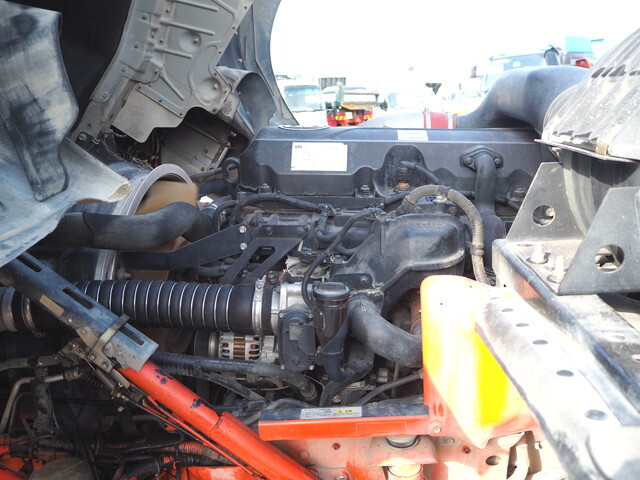 UDトラックスクオンダンプ大型（10t）[写真26]