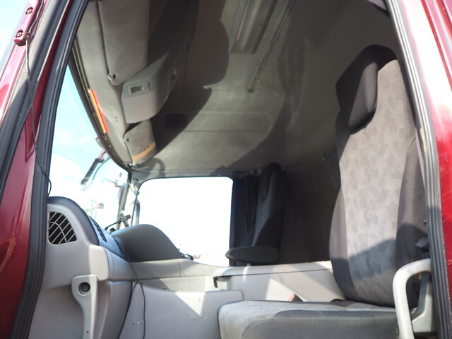 UDトラックスクオンダンプ大型（10t）[写真33]