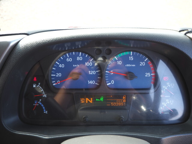 UDトラックスクオンダンプ大型（10t）[写真38]