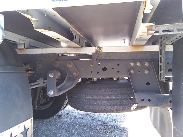 日野デュトロ平ボディ小型（2t・3t）[写真13]