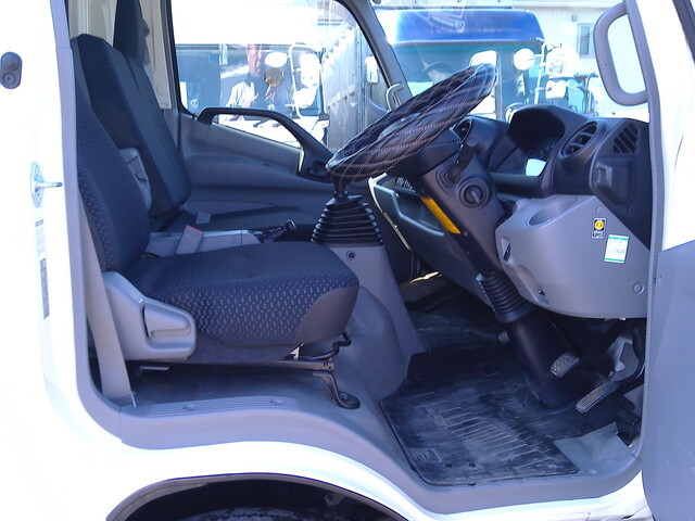 日野デュトロ平ボディ小型（2t・3t）[写真22]