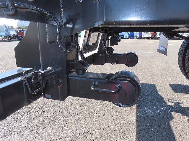 いすゞフォワードコンテナ専用車中型（4t）[写真12]