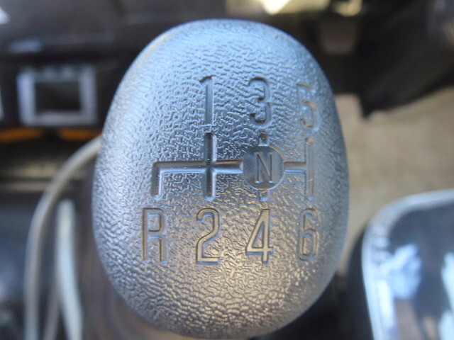 いすゞフォワードコンテナ専用車中型（4t）[写真24]