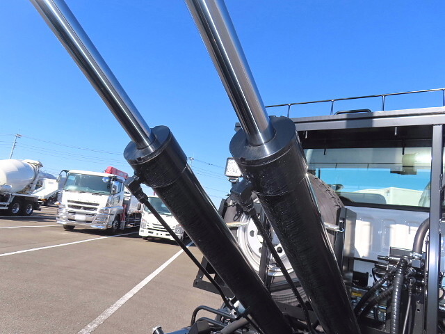 いすゞフォワードコンテナ専用車中型（4t）[写真31]