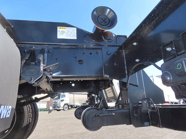 いすゞフォワードコンテナ専用車中型（4t）[写真09]