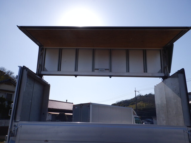 日野デュトロアルミウイング小型（2t・3t）[写真11]