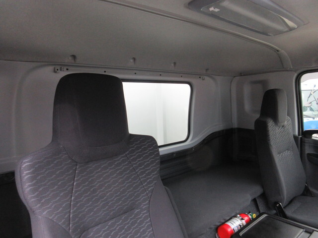 いすゞフォワードアルミウイング中型（4t）[写真11]