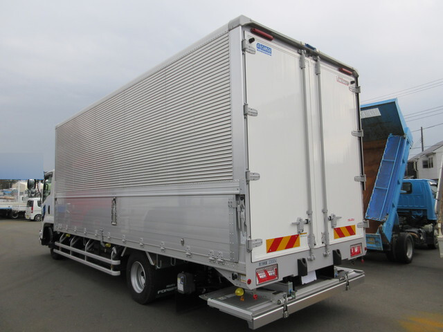 いすゞフォワードアルミウイング中型（4t）[写真02]