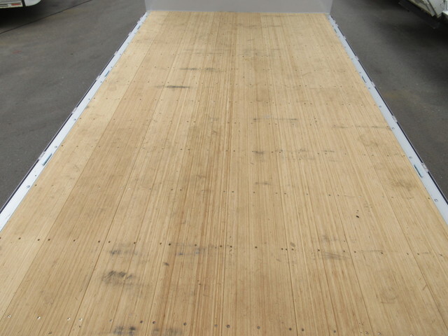 いすゞフォワードアルミウイング中型（4t）[写真30]