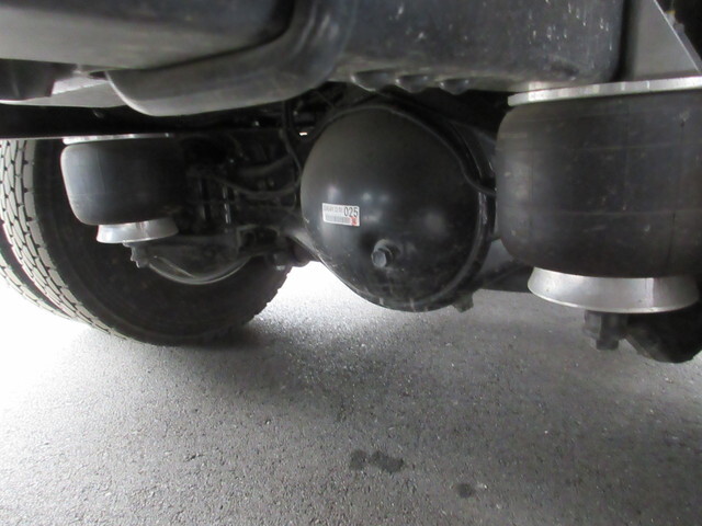 いすゞフォワードアルミウイング中型（4t）[写真32]