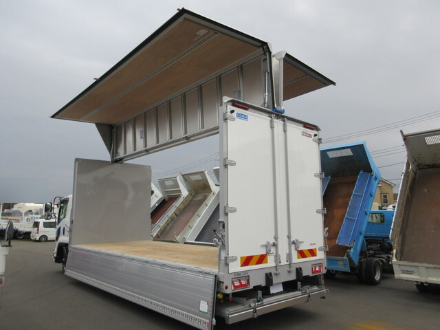 いすゞフォワードアルミウイング中型（4t）[写真05]