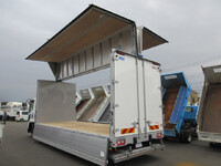 いすゞフォワードアルミウイング中型（4t）[写真06]