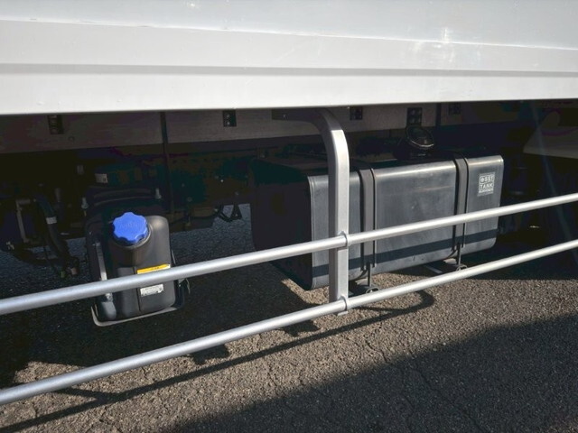 いすゞフォワード冷凍車（冷蔵車）中型（4t）[写真15]