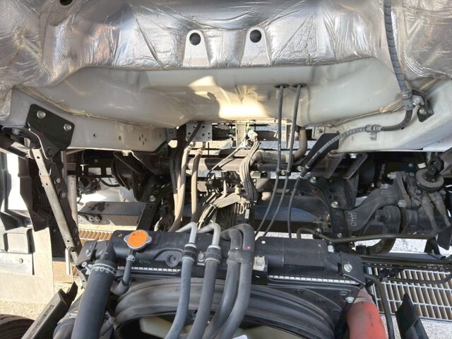 いすゞフォワード冷凍車（冷蔵車）中型（4t）[写真20]