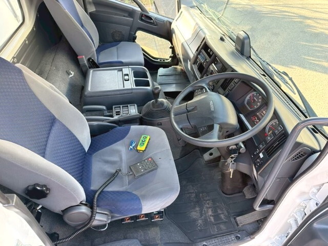 いすゞフォワード冷凍車（冷蔵車）中型（4t）[写真23]