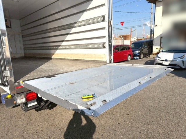 いすゞフォワード冷凍車（冷蔵車）中型（4t）[写真05]