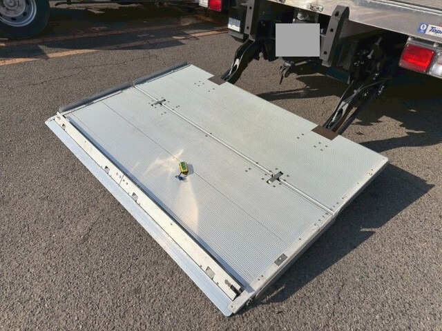 いすゞフォワード冷凍車（冷蔵車）中型（4t）[写真06]