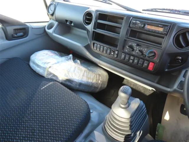 日野デュトロタンク車（タンクローリー）小型（2t・3t）[写真14]