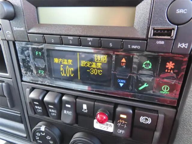 三菱ふそうファイター冷凍車（冷蔵車）中型（4t）[写真16]