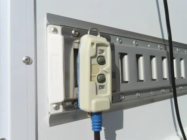 三菱ふそうファイター冷凍車（冷蔵車）中型（4t）[写真31]