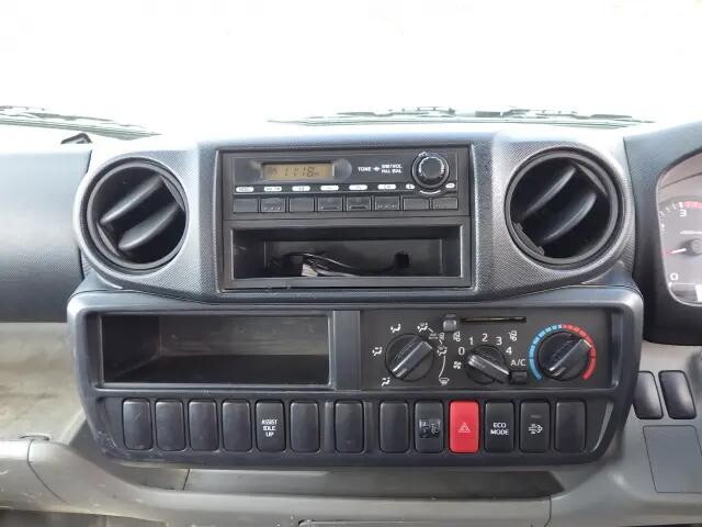 トヨタダイナクレーン3段小型（2t・3t）[写真08]