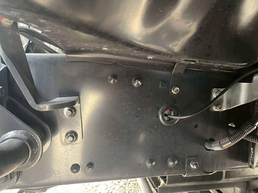 三菱ふそうスーパーグレートトレーラーヘッド（トラクターヘッド）大型（10t）[写真13]