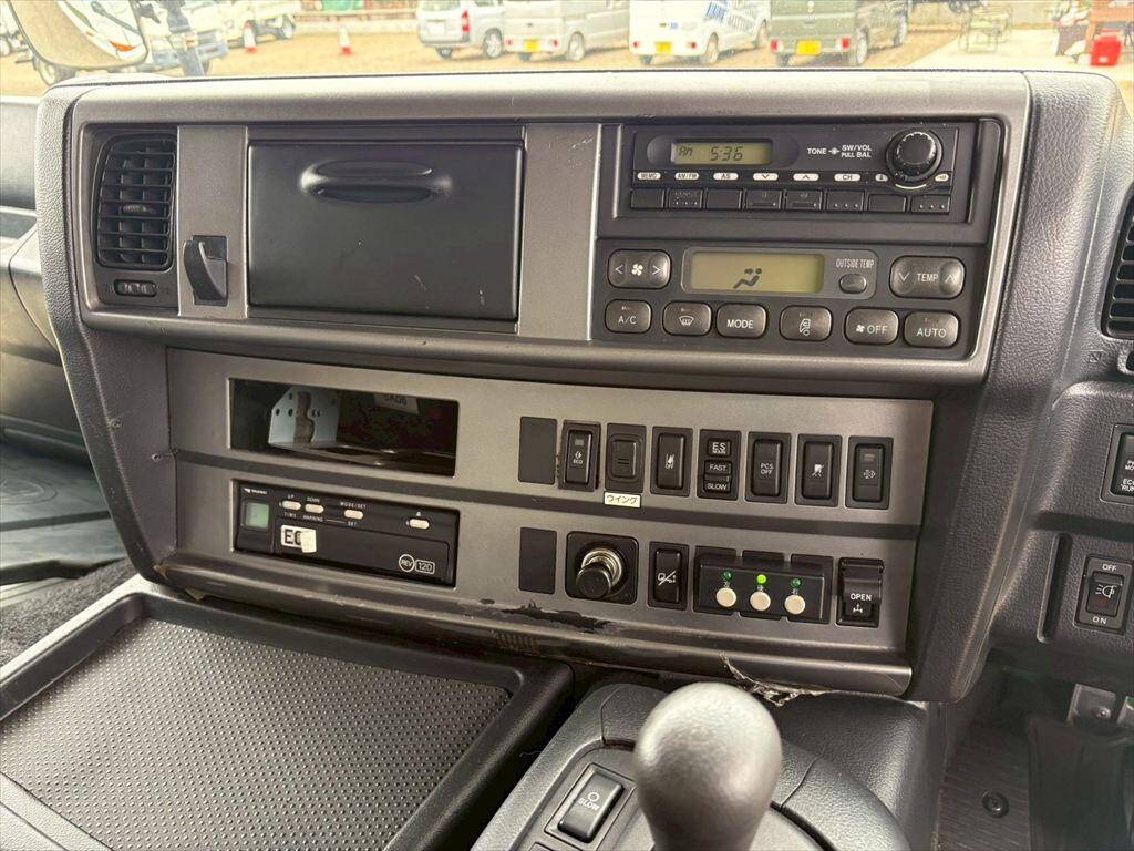 日野プロフィアアルミウイング大型（10t）[写真18]