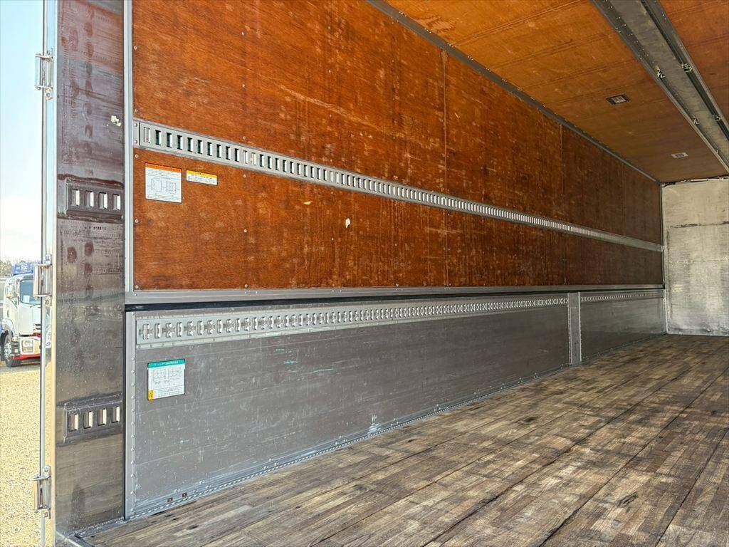 日野プロフィアアルミウイング大型（10t）[写真09]